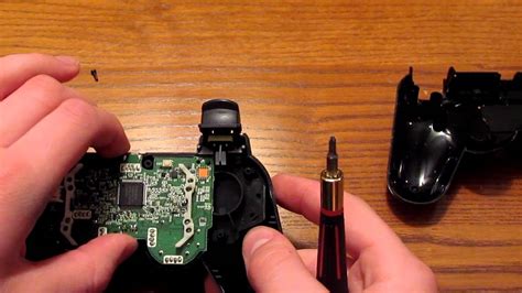 How To Take Apart A Ps3 Controller