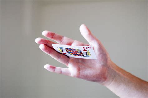 How To Throw A Card Far