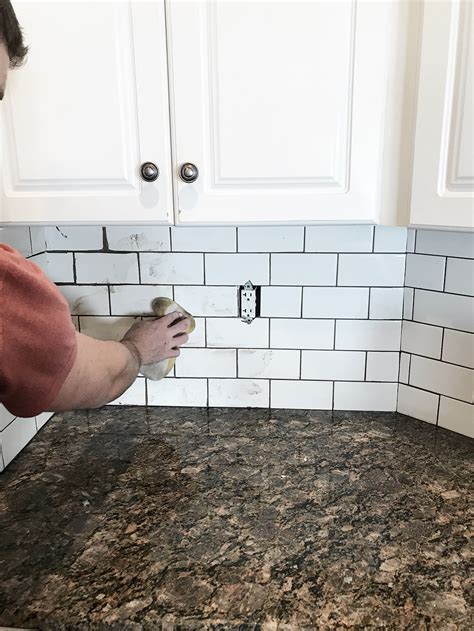 How To Tile A Backsplash Corner