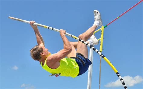 how to train for pole vault