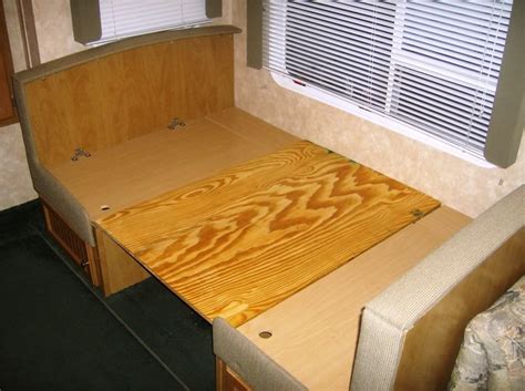 how to turn camper table into bed