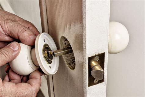 how to unlock a jammed house door lock