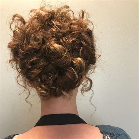  79 Stylish And Chic How To Updos For Curly Hair For Short Hair