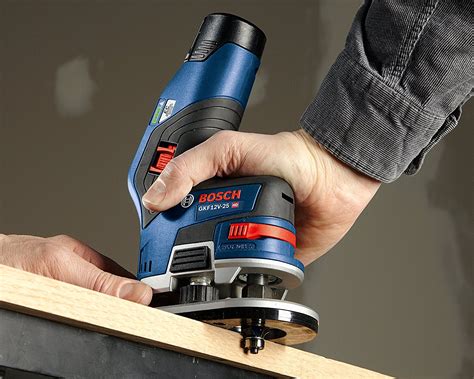 How To Use A Bosch Router Tool