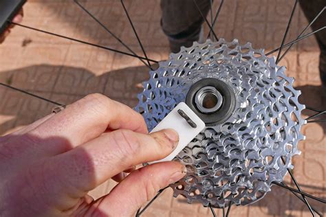 How To Use A Cassette Lockring Tool