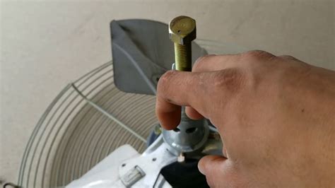 How To Use A Fan Puller