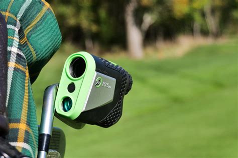 how to use a golf rangefinder