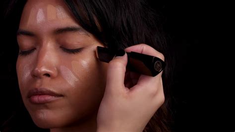 How To Use A Highlighting Stick