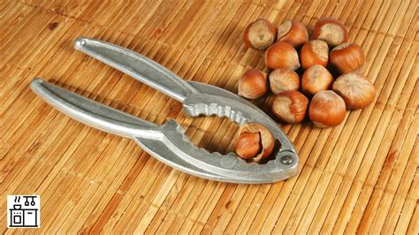 How To Use A Nutcracker