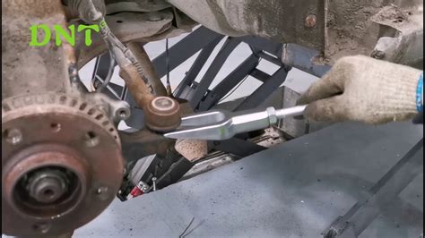 How To Use A Pickle Fork Tool