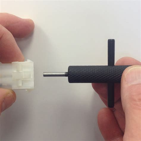 How To Use A Pin Extraction Tool