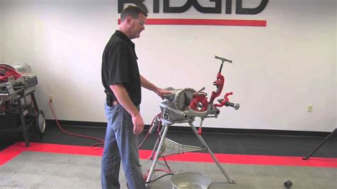 How To Use A Ridgid Pipe Threading Machine