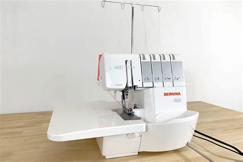 How To Use A Serging Machine
