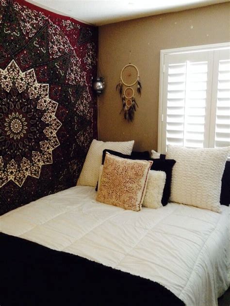 How To Use A Tapestry In A Bedroom