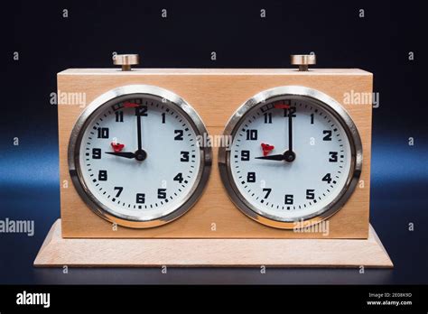 How To Use An Analog Chess Clock