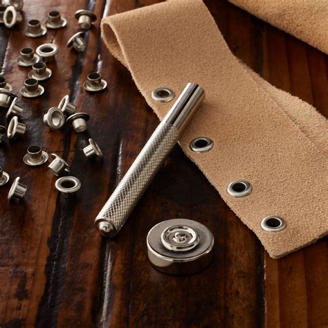 How To Use An Eyelet Setter