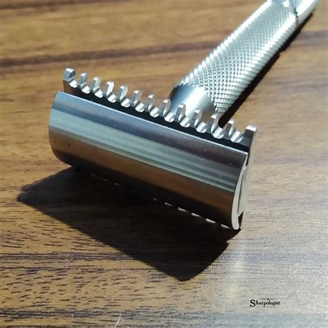 How To Use An Open Razor