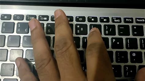 how to use angle brackets keyboard