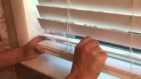 how to use blinds that don't have a string
