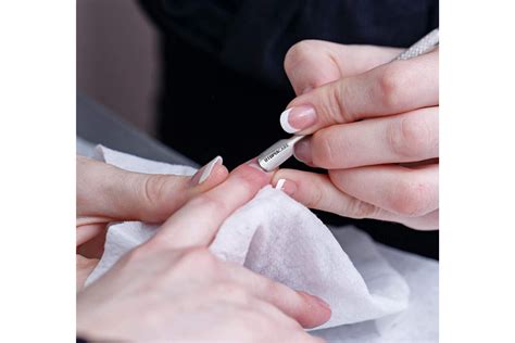 How To Use Cuticle Pusher And Cutter