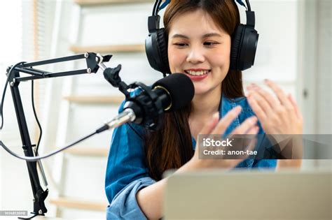 How To Use Headphone Record