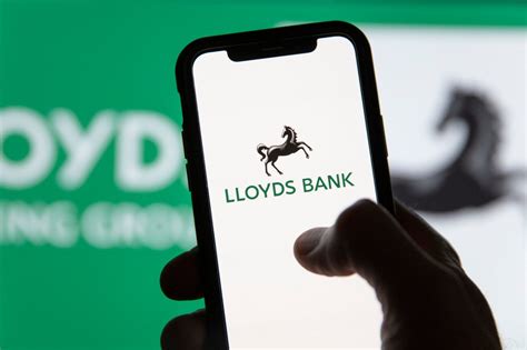 how to use lloyds banking app