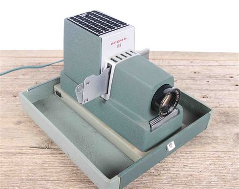 How To Use Old Slide Projector