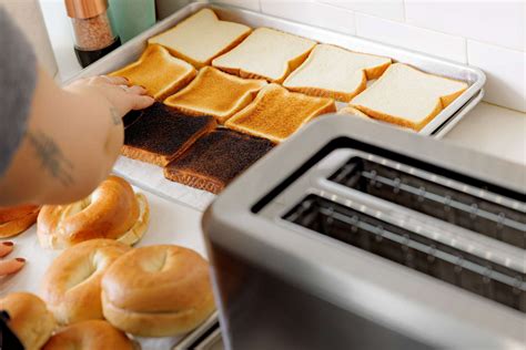 How To Use The Bread Toaster