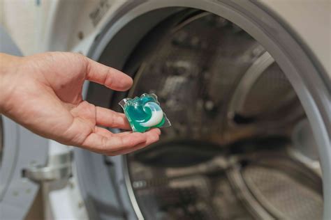 how to use tide pods laundry detergent