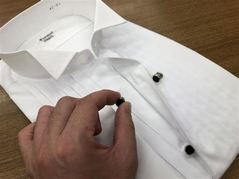 how to use tuxedo buttons