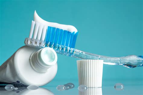 how to use whitening toothpaste effectively