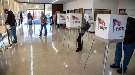 how to vote early in iowa