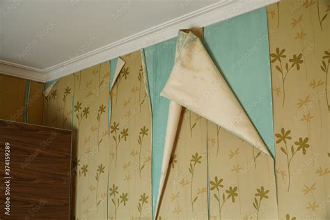 How To Wallpaper Over Damp Walls
