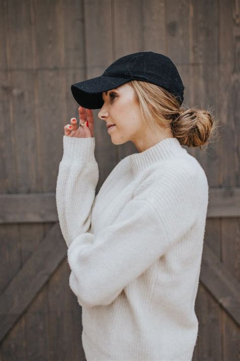  79 Stylish And Chic How To Wear A Cap With Long Hair Girl For Short Hair