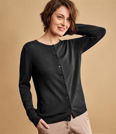 How to Wear a Cardigan Outfit Ideas For Women 2023