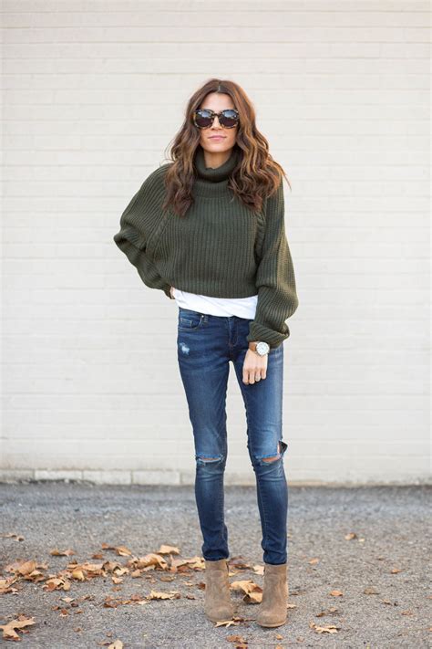 50 Stunning Cropped Sweater Outfit Ideas For Women To Try Instaloverz