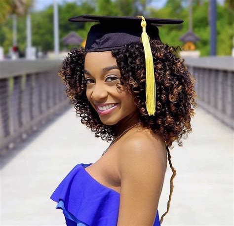  79 Gorgeous How To Wear A Grad Cap With Curly Hair For Bridesmaids