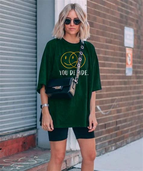 6 Great tips on how to wear the oversized Tshirt by Nhat Linh Medium