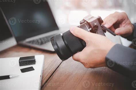 how to work laptop camera