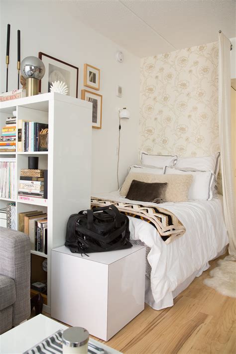 how to work with a small bedroom
