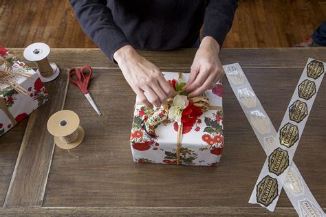 How To Wrap A Box In Felt
