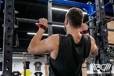 How To Wrap Hands For Pull Ups