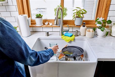 How To.clean A Kitchen Sink