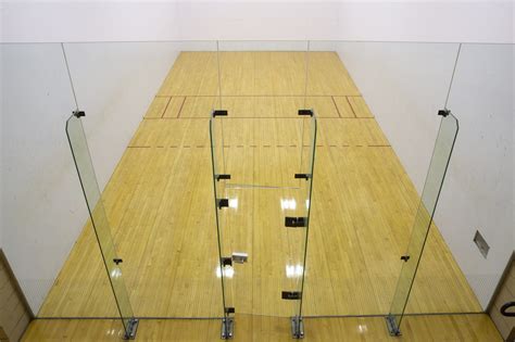 how wide is a racquetball court