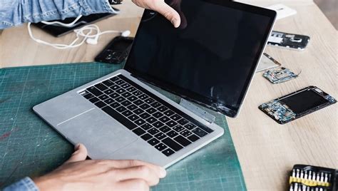 how much does it cost to get a laptop fixed