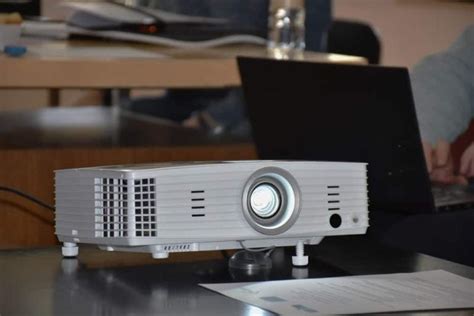 Projector is Not Focusing How to Fix Blurry Image