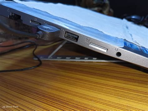 how to insert sim card in acer aspire lite