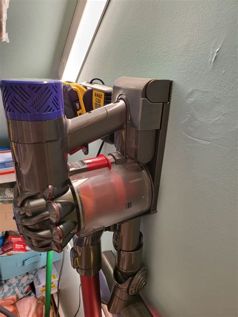 Dyson V8™ Features Dyson