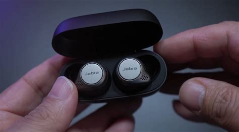 How to Put Jabra Wave in Pairing Mode 3 Steps (with Pictures)