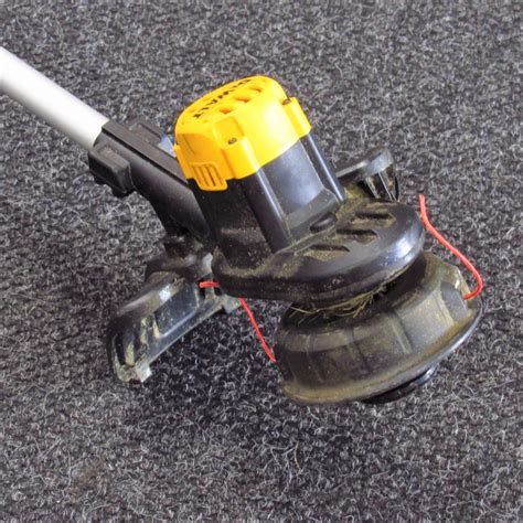 DEWALT 20V Max* String Trimmer DCST922 Instruction Manual Safety